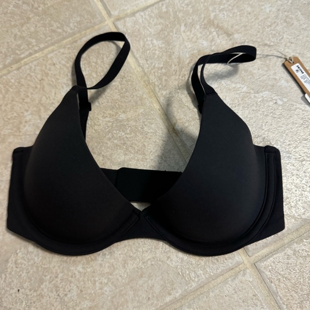 NWT Skims Fits Everybody Plunge Bra